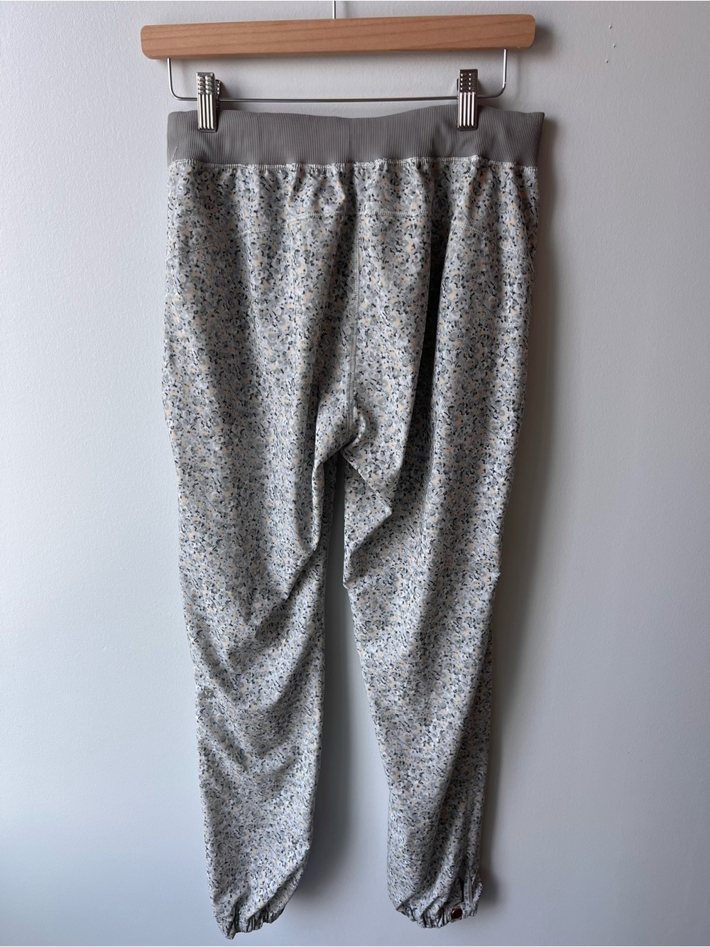 Lululemon Bring Back The Track Pant
Petite Fleur Silver Spoon floral joggers - Picture 5 of 11